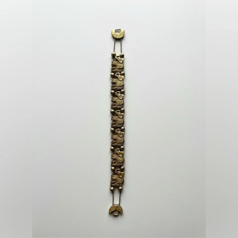 Antique-Style Link Elephant Bracelet